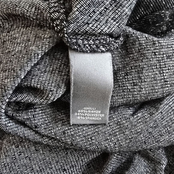 Neiman Marcus Leopard Print Shark Bite Hem 3/4 sleeve knit top tunic Medium - Picture 4 of 4